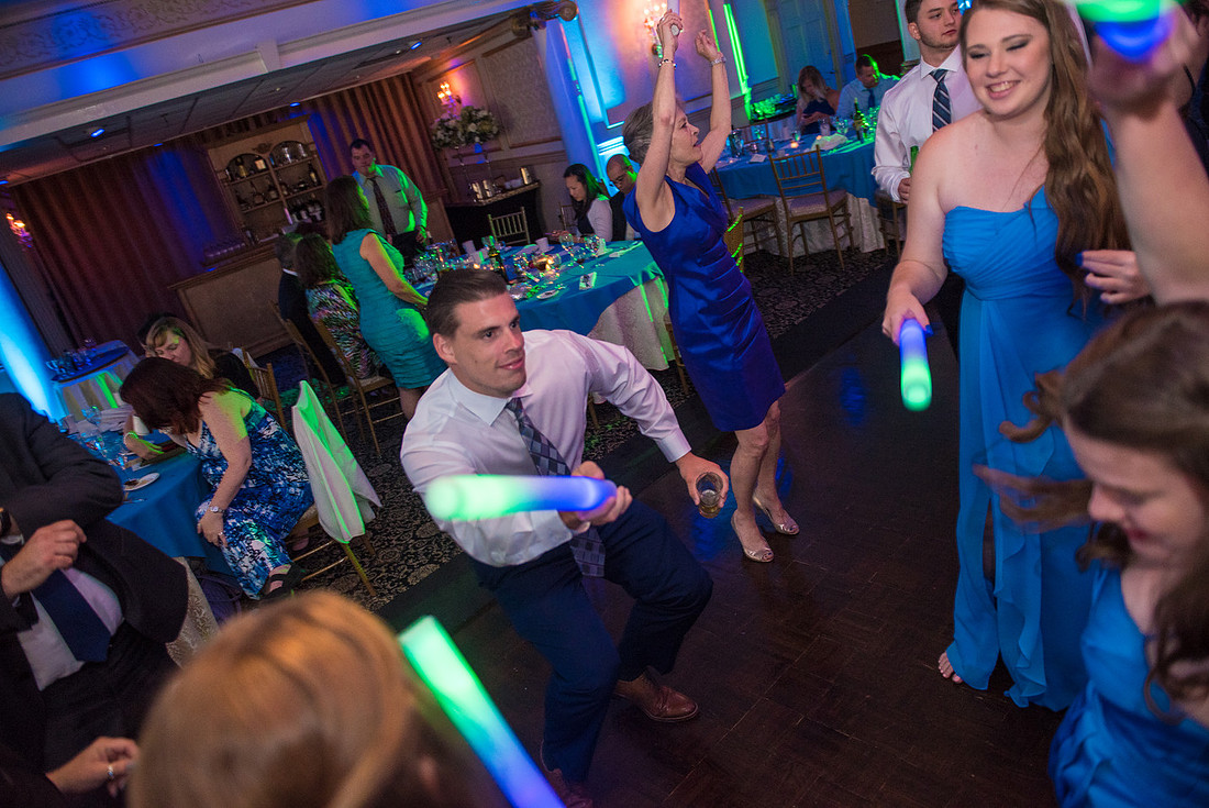 1,clinton-hunterdon-county-NJ-wedding-photographer, cute-sweet--fun-must-have-bride-groom-picture-cherryville-photography-primavera