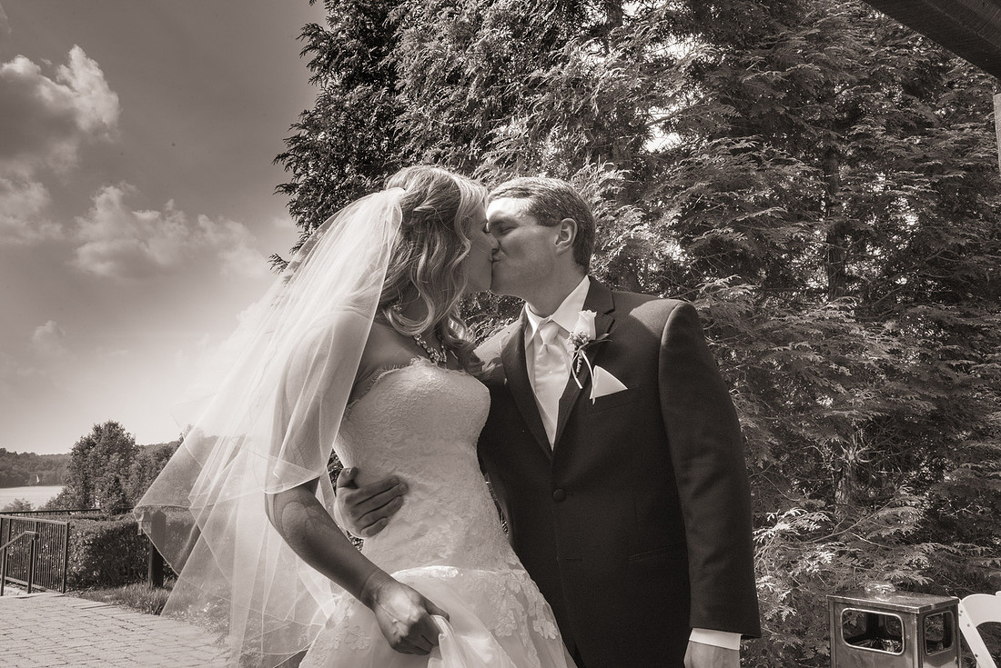 1,clinton-hunterdon-county-NJ-wedding-photographer, cute-sweet--fun-must-have-bride-groom-picture-cherryville-photography-lakehouse-inn