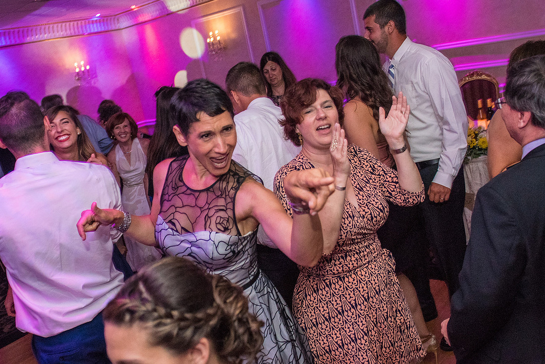 1,clinton-hunterdon-county-NJ-wedding-photographer, cute-sweet--fun-must-have-bride-groom-picture-cherryville-photography-flanders-valley-cc-rustic-barn