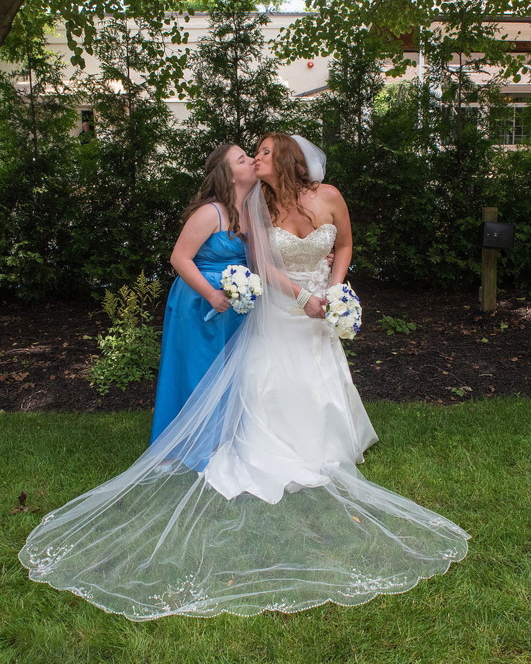 1,clinton-hunterdon-county-NJ-wedding-photographer, cute-sweet--fun-must-have-bride-groom-picture-cherryville-photography-primavera
