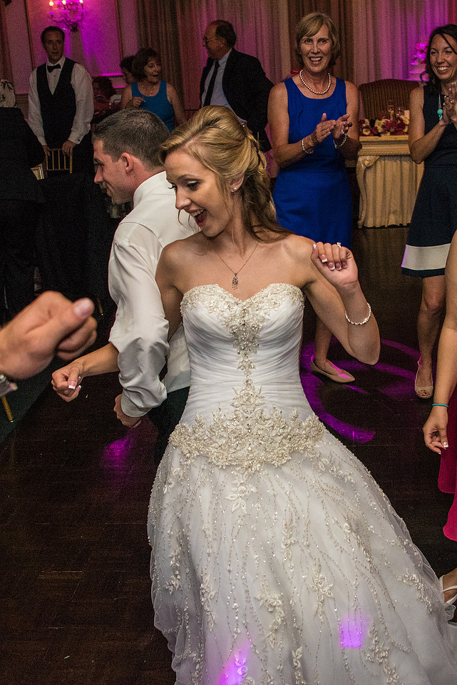 1,clinton-hunterdon-county-NJ-wedding-photographer, cute-sweet--fun-must-have-bride-groom-picture-cherryville-photography-primavera