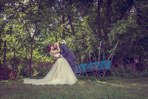 18,clinton-hunterdon-county-NJ-wedding-photographer, cute-sweet--fun-must-have-bride-groom-picture-cherryville-photography-flanders-valley-cc-rustic-barn