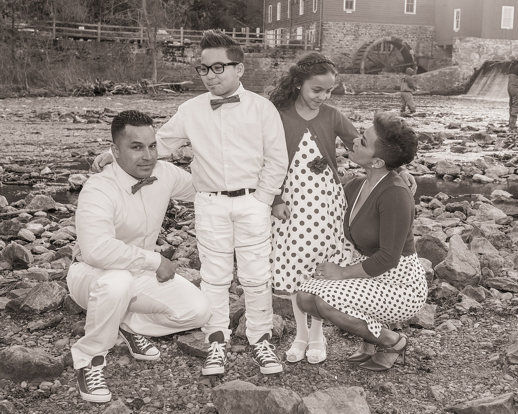 must-have-sweet-cute-romantic-family-pictures-clinton-hunterdon-county-portrait-photographer