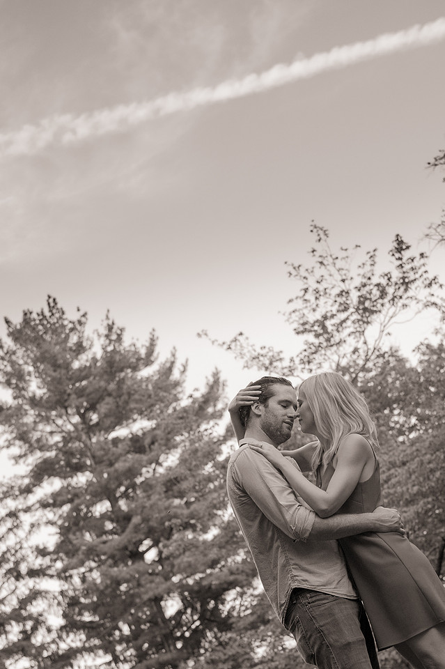 2,clinton-hunterdon-county-NJ-wedding-photographer, cute-sweet--fun-must-have-bride-groom-picture, cute-sweet--fun-must-have-engagement-picture