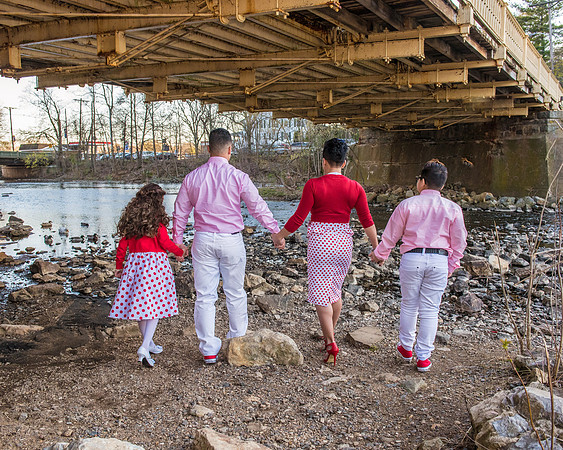 must-have-sweet-cute-romantic-family-pictures-clinton-hunterdon-county-portrait-photographer