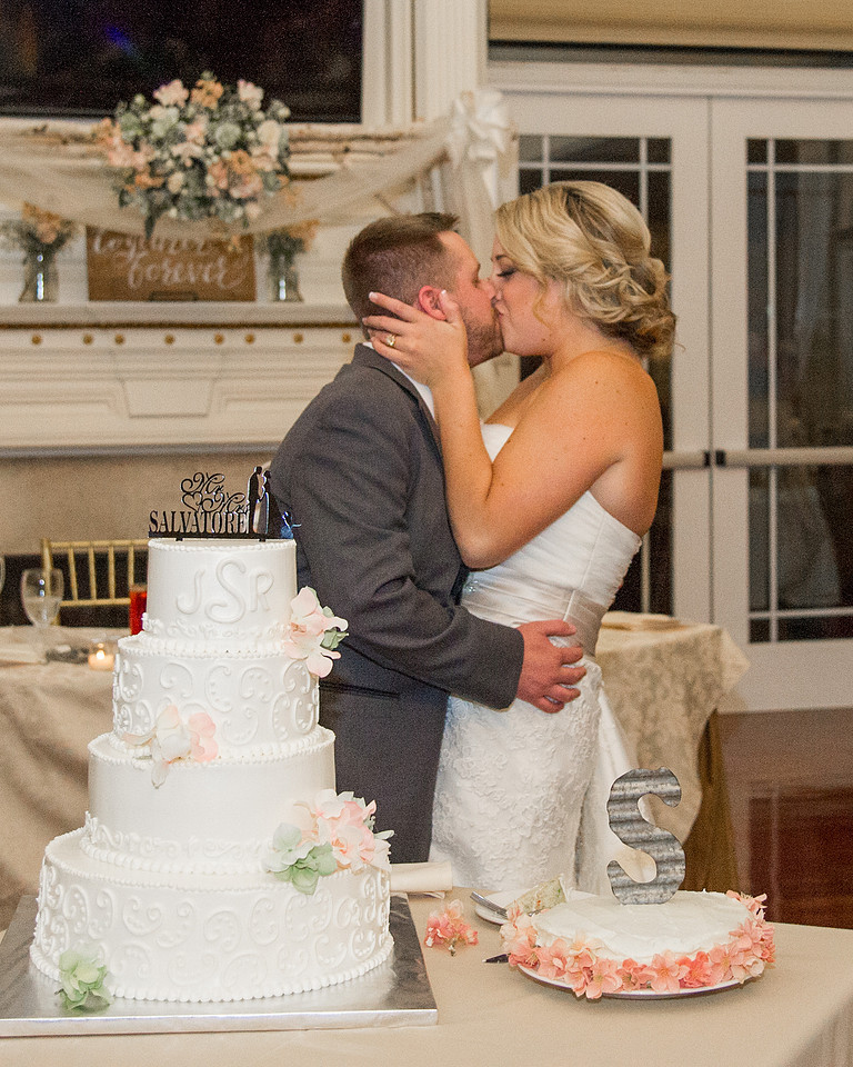 1,clinton-hunterdon-county-NJ-wedding-photographer, cute-sweet--fun-must-have-bride-groom-picture-architechts-golf-club