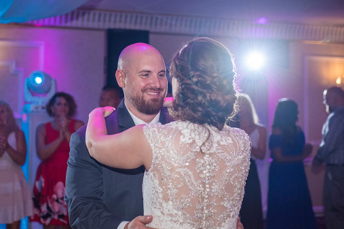 1,clinton-hunterdon-county-NJ-wedding-photographer, cute-sweet--fun-must-have-bride-groom-picture-cherryville-photography-flanders-valley-cc-rustic-barn