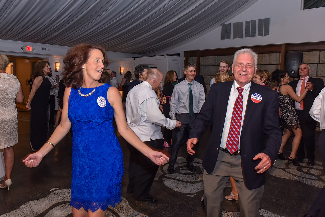 1,clinton-hunterdon-county-NJ-wedding-photographer, cute-sweet--fun-must-have-bride-groom-picture-cherryville-photography-lakehouse-inn
