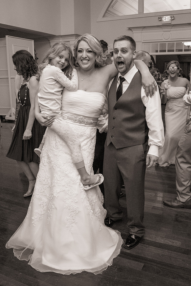 1,clinton-hunterdon-county-NJ-wedding-photographer, cute-sweet--fun-must-have-bride-groom-picture-architechts-golf-club