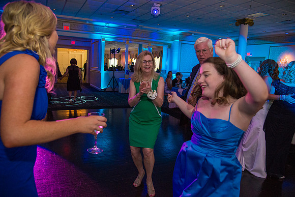 38,clinton-hunterdon-county-NJ-wedding-photographer, cute-sweet--fun-must-have-bride-groom-picture-cherryville-photography-primavera