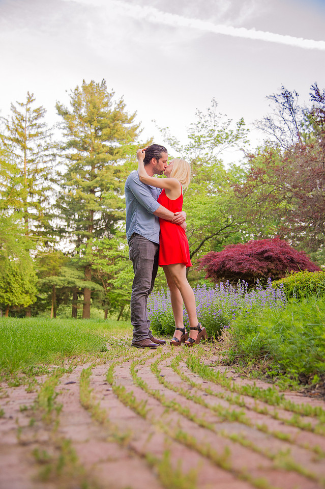 2,clinton-hunterdon-county-NJ-wedding-photographer, cute-sweet--fun-must-have-bride-groom-picture, cute-sweet--fun-must-have-engagement-picture