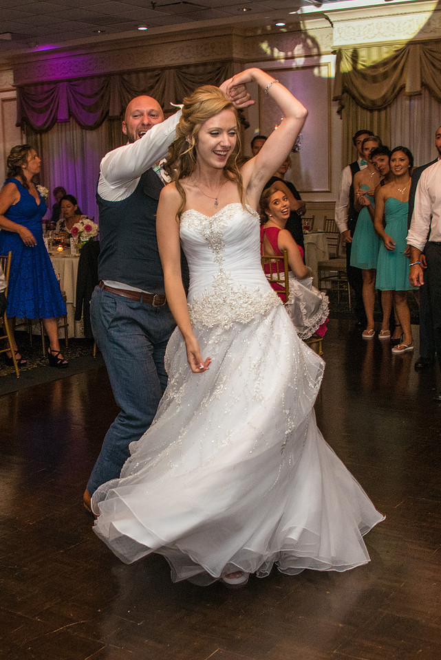 1,clinton-hunterdon-county-NJ-wedding-photographer, cute-sweet--fun-must-have-bride-groom-picture-cherryville-photography-primavera