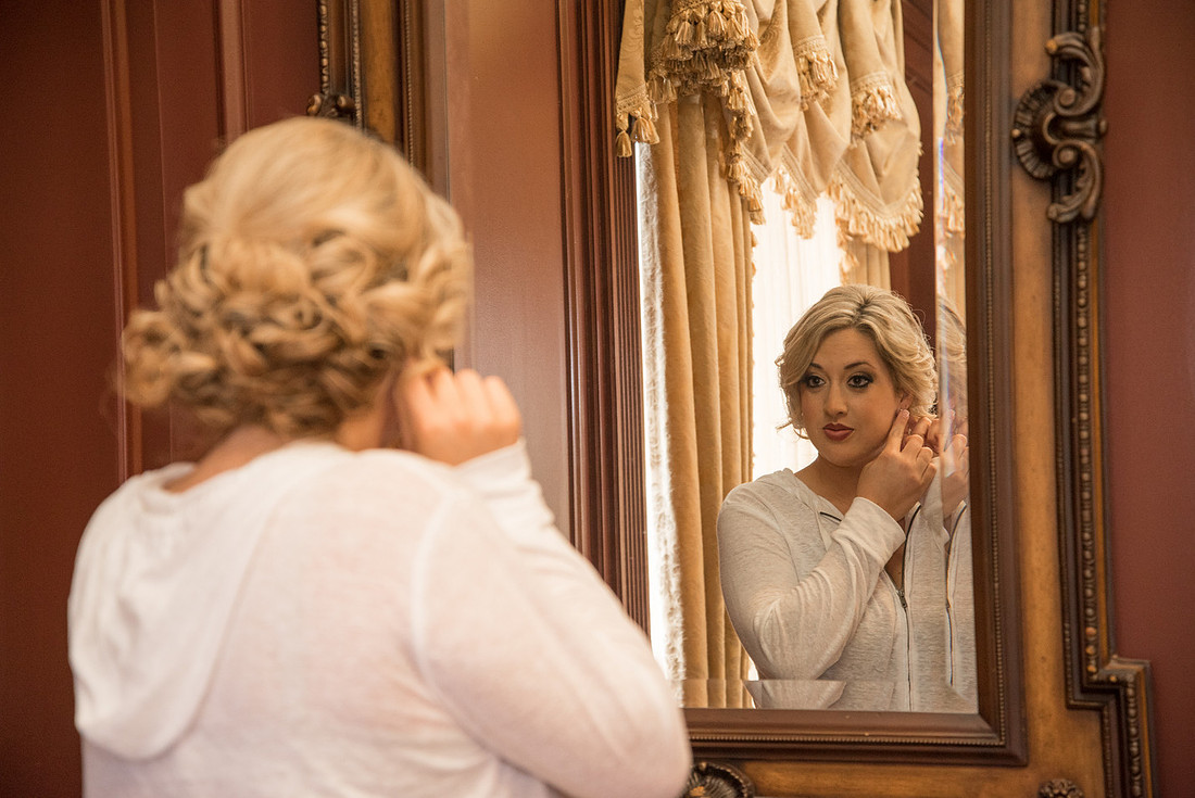 1,clinton-hunterdon-county-NJ-wedding-photographer, cute-sweet--fun-must-have-bride-groom-picture-architechts-golf-club