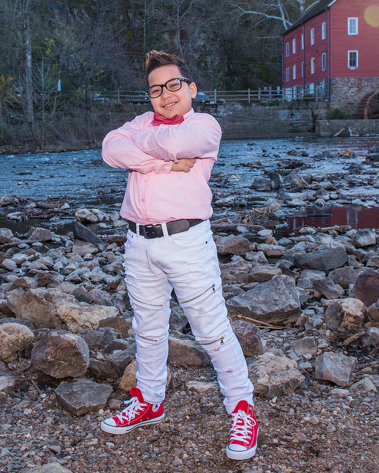 must-have-sweet-cute-romantic-family-pictures-clinton-hunterdon-county-portrait-photographer