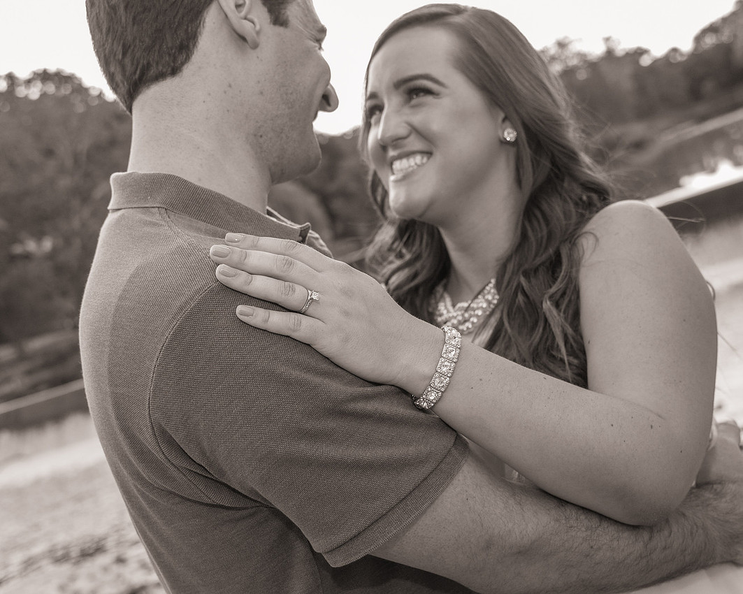 clinton-hunterdon-county-NJ-portrait-photographer, cute-sweet--fun-must-have-engagement-picture-wedding-cherryville-photography