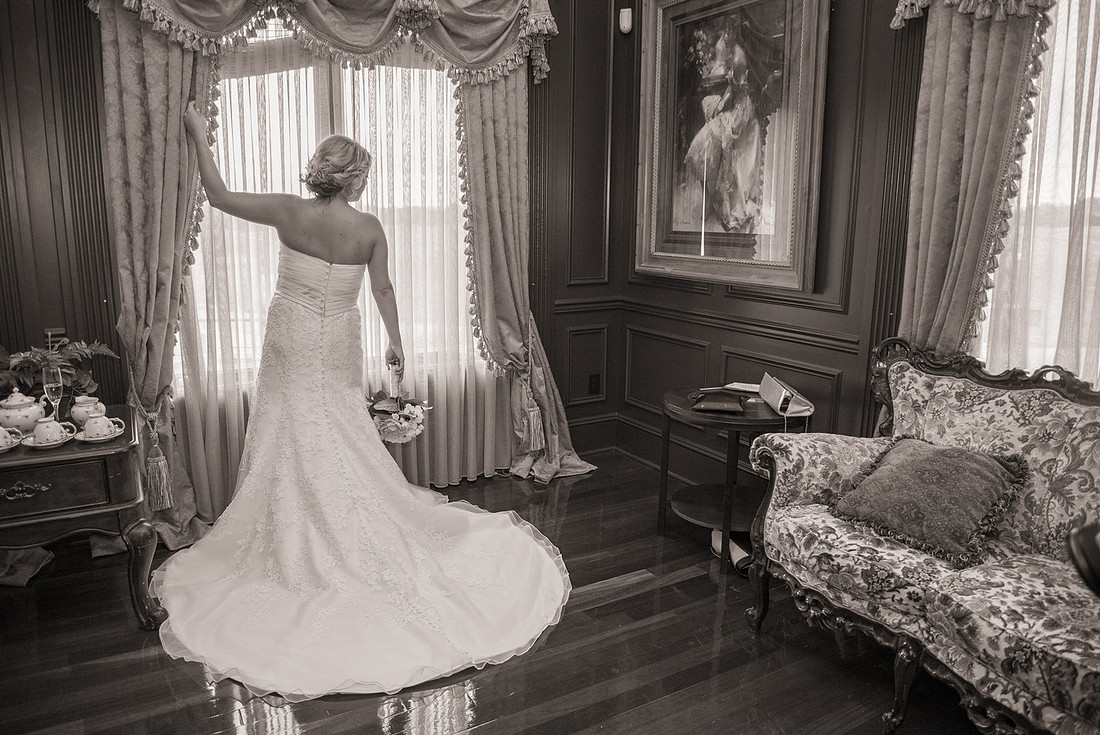 1,clinton-hunterdon-county-NJ-wedding-photographer, cute-sweet--fun-must-have-bride-groom-picture-architechts-golf-club