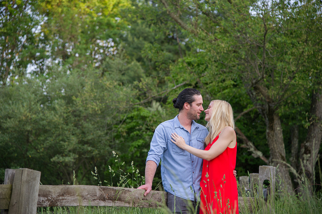 2,clinton-hunterdon-county-NJ-wedding-photographer, cute-sweet--fun-must-have-bride-groom-picture, cute-sweet--fun-must-have-engagement-picture