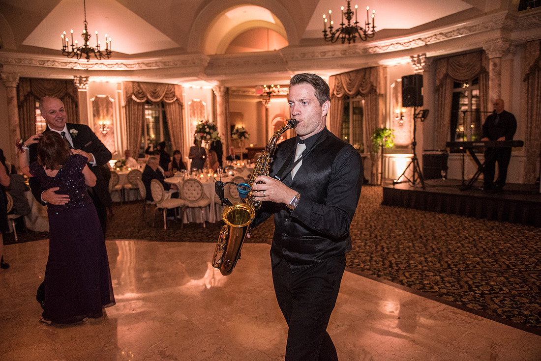 1,clinton-hunterdon-county-NJ-wedding-photographer, cute-sweet--fun-must-have-bride-groom-picture