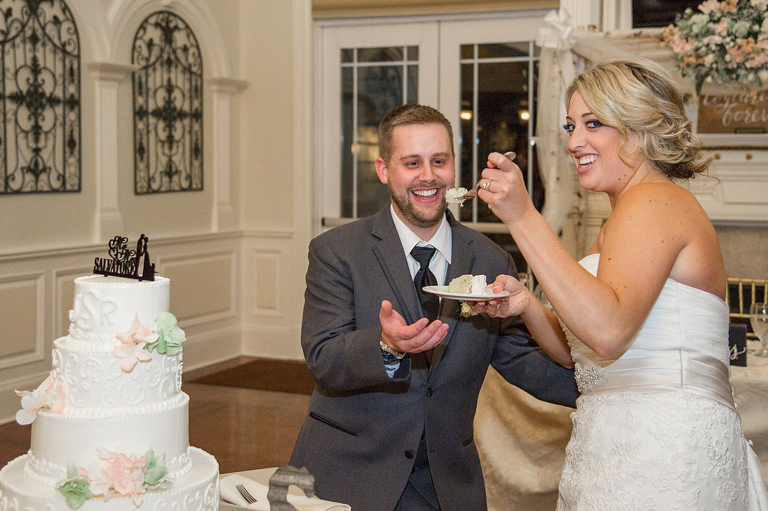 1,clinton-hunterdon-county-NJ-wedding-photographer, cute-sweet--fun-must-have-bride-groom-picture-architechts-golf-club