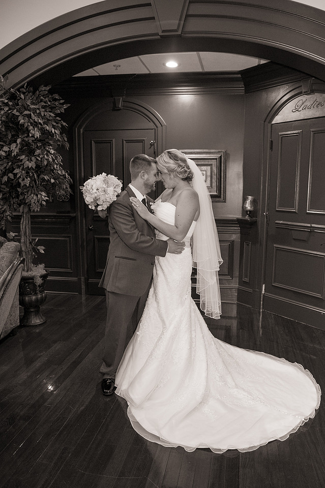 1,clinton-hunterdon-county-NJ-wedding-photographer, cute-sweet--fun-must-have-bride-groom-picture-architechts-golf-club