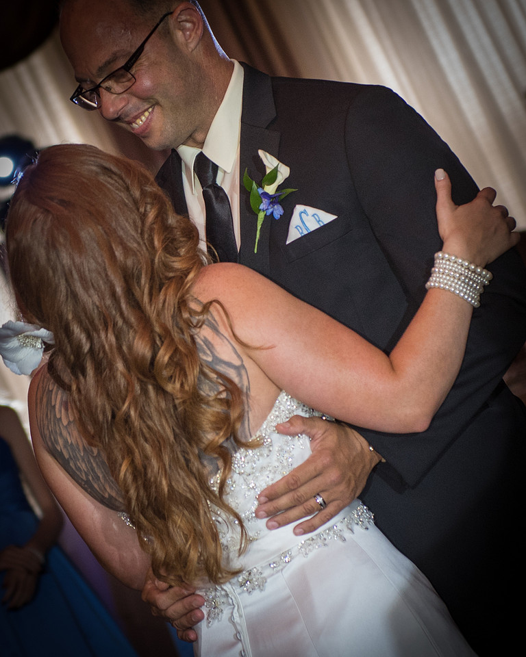 1,clinton-hunterdon-county-NJ-wedding-photographer, cute-sweet--fun-must-have-bride-groom-picture-cherryville-photography-primavera
