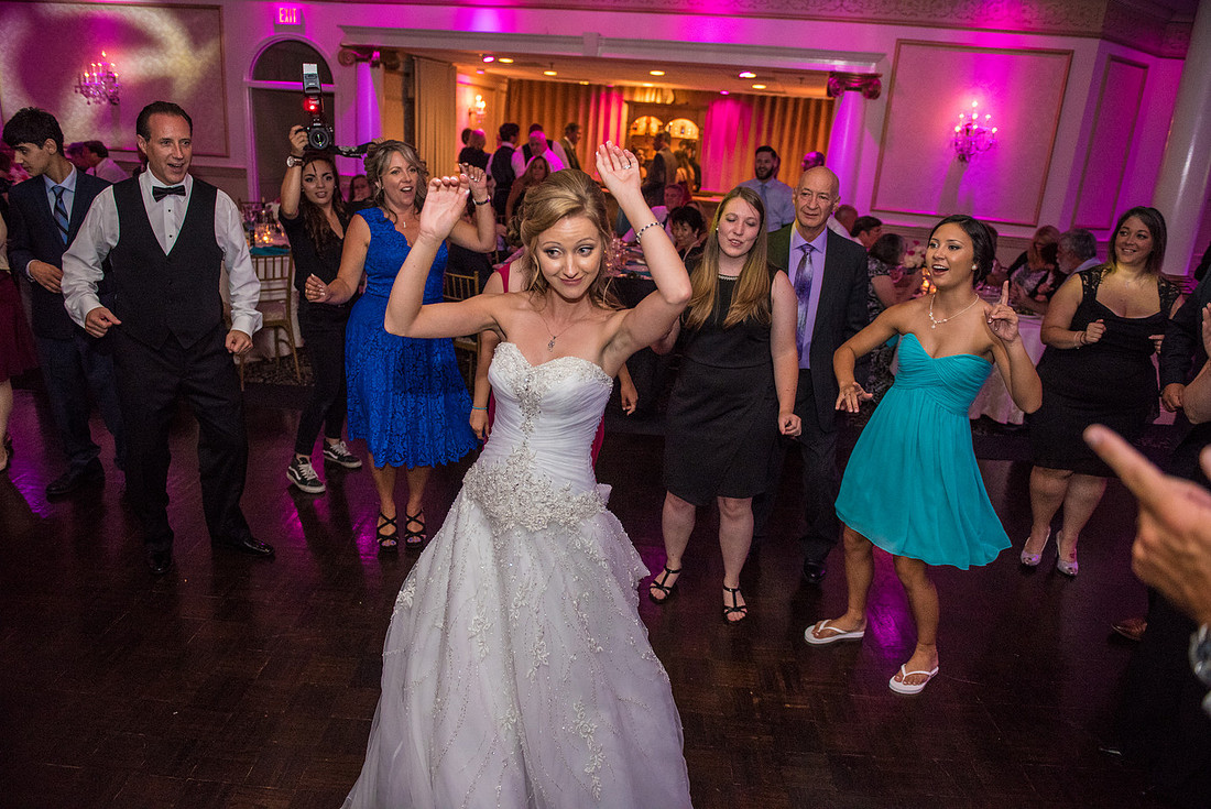 1,clinton-hunterdon-county-NJ-wedding-photographer, cute-sweet--fun-must-have-bride-groom-picture-cherryville-photography-primavera