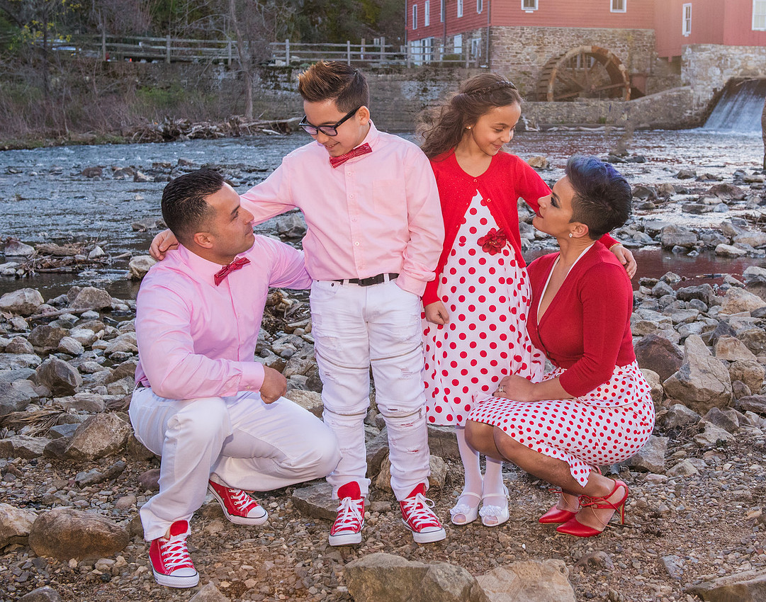 must-have-sweet-cute-romantic-family-pictures-clinton-hunterdon-county-portrait-photographer