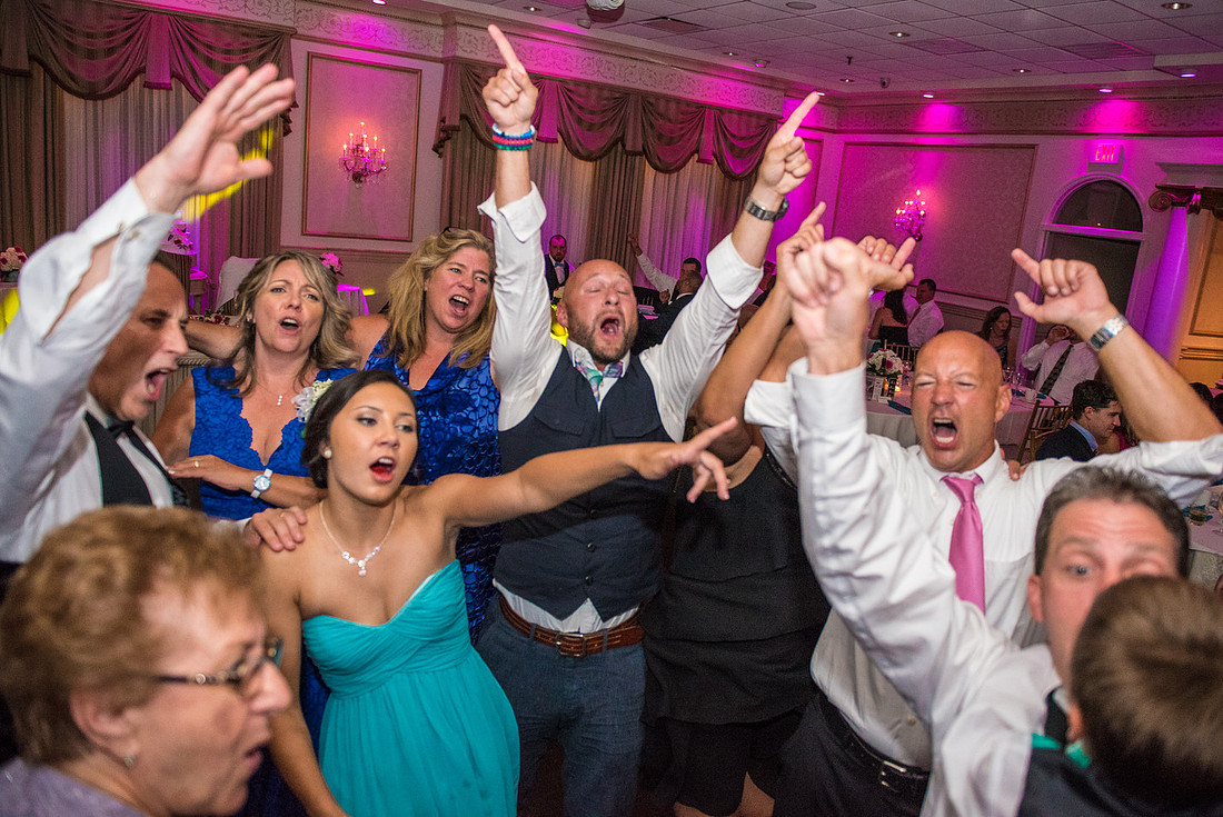 1,clinton-hunterdon-county-NJ-wedding-photographer, cute-sweet--fun-must-have-bride-groom-picture-cherryville-photography-primavera