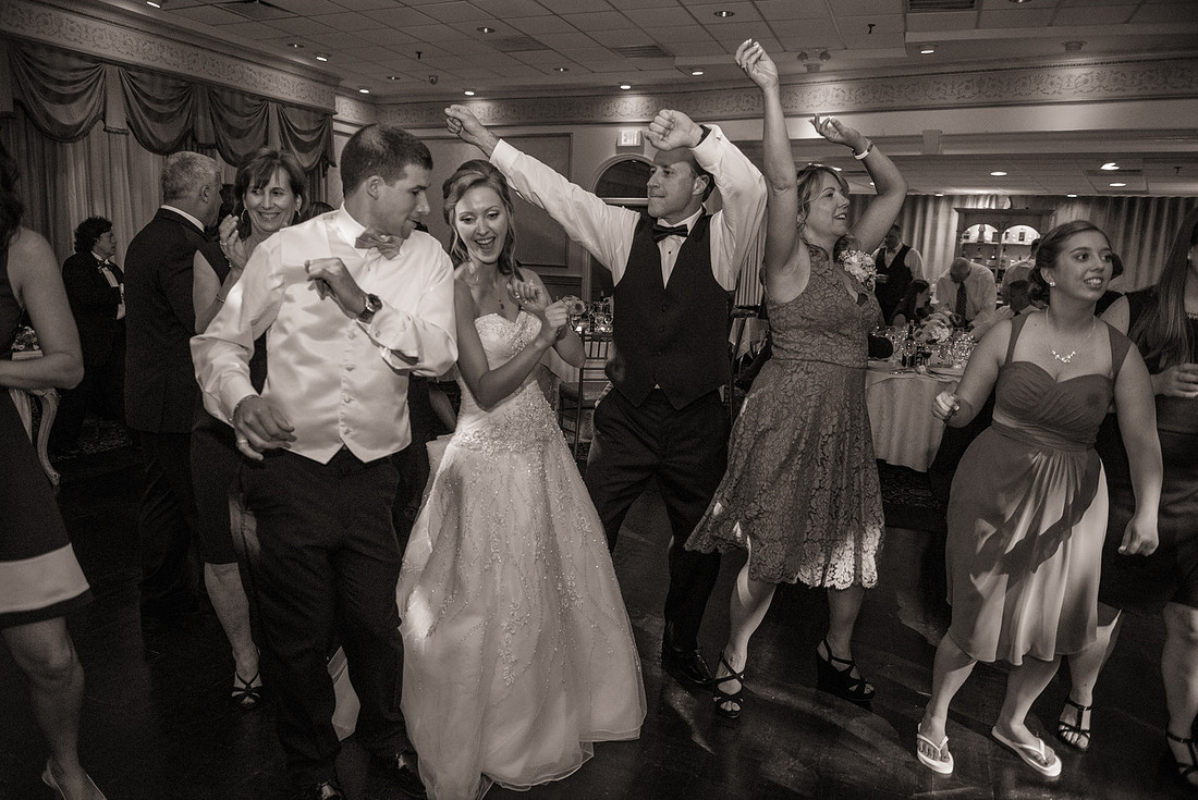 1,clinton-hunterdon-county-NJ-wedding-photographer, cute-sweet--fun-must-have-bride-groom-picture-cherryville-photography-primavera