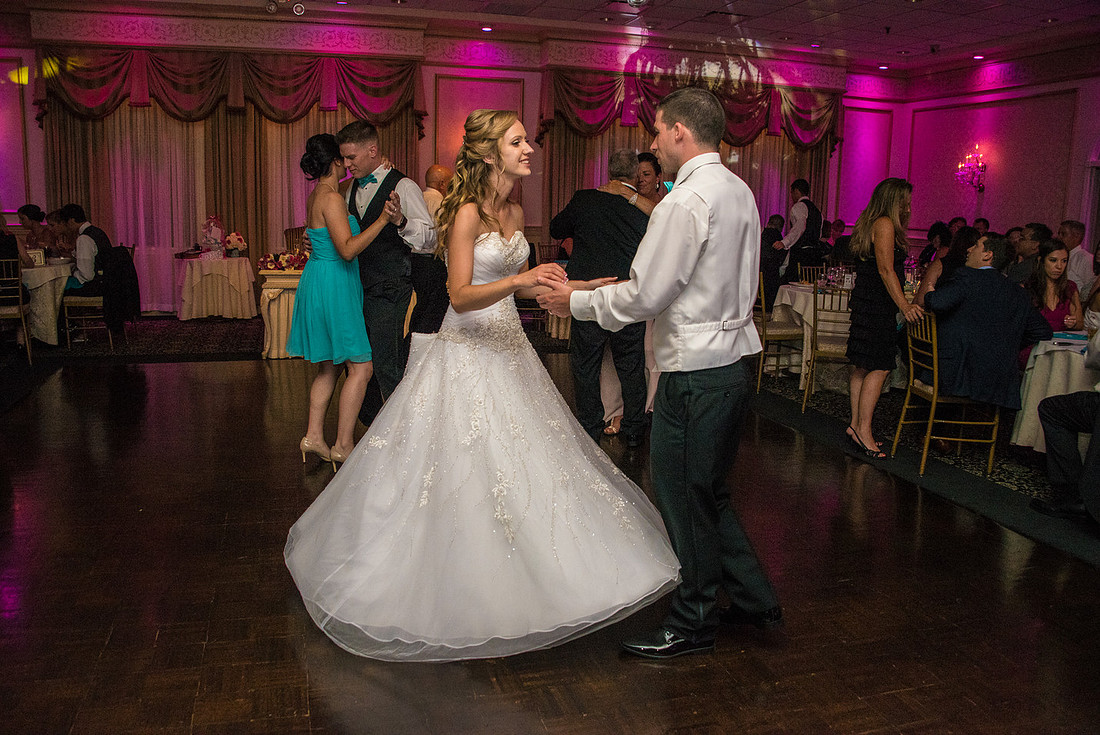 1,clinton-hunterdon-county-NJ-wedding-photographer, cute-sweet--fun-must-have-bride-groom-picture-cherryville-photography-primavera