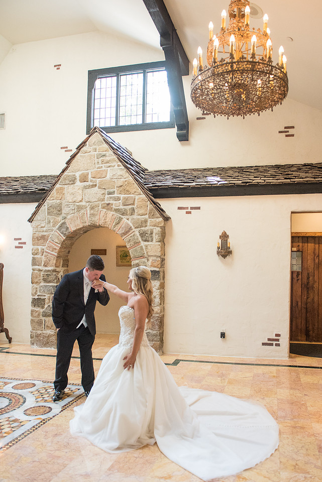 1,clinton-hunterdon-county-NJ-wedding-photographer, cute-sweet--fun-must-have-bride-groom-picture
