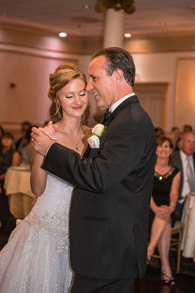 1,clinton-hunterdon-county-NJ-wedding-photographer, cute-sweet--fun-must-have-bride-groom-picture-cherryville-photography-primavera