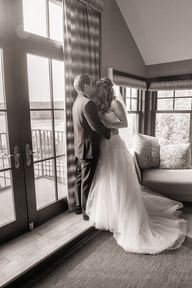1,clinton-hunterdon-county-NJ-wedding-photographer, cute-sweet--fun-must-have-bride-groom-picture-cherryville-photography-lakehouse-inn