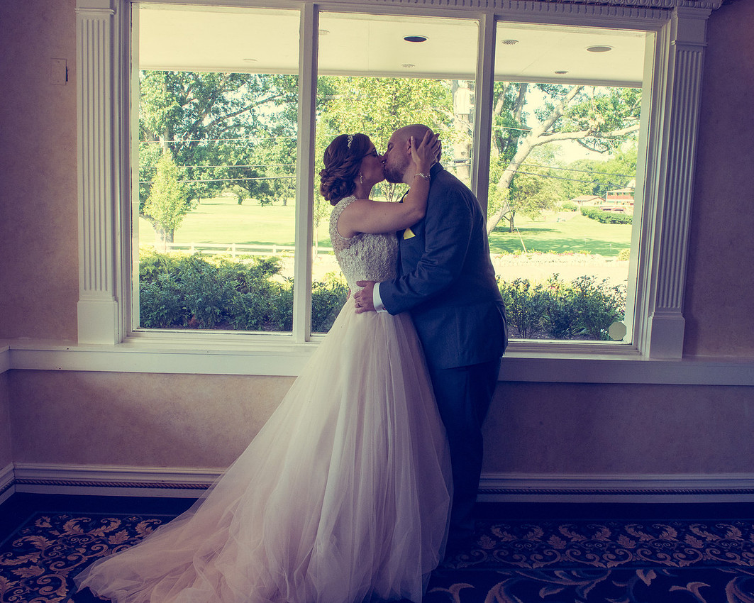 1,clinton-hunterdon-county-NJ-wedding-photographer, cute-sweet--fun-must-have-bride-groom-picture-cherryville-photography-flanders-valley-cc-rustic-barn