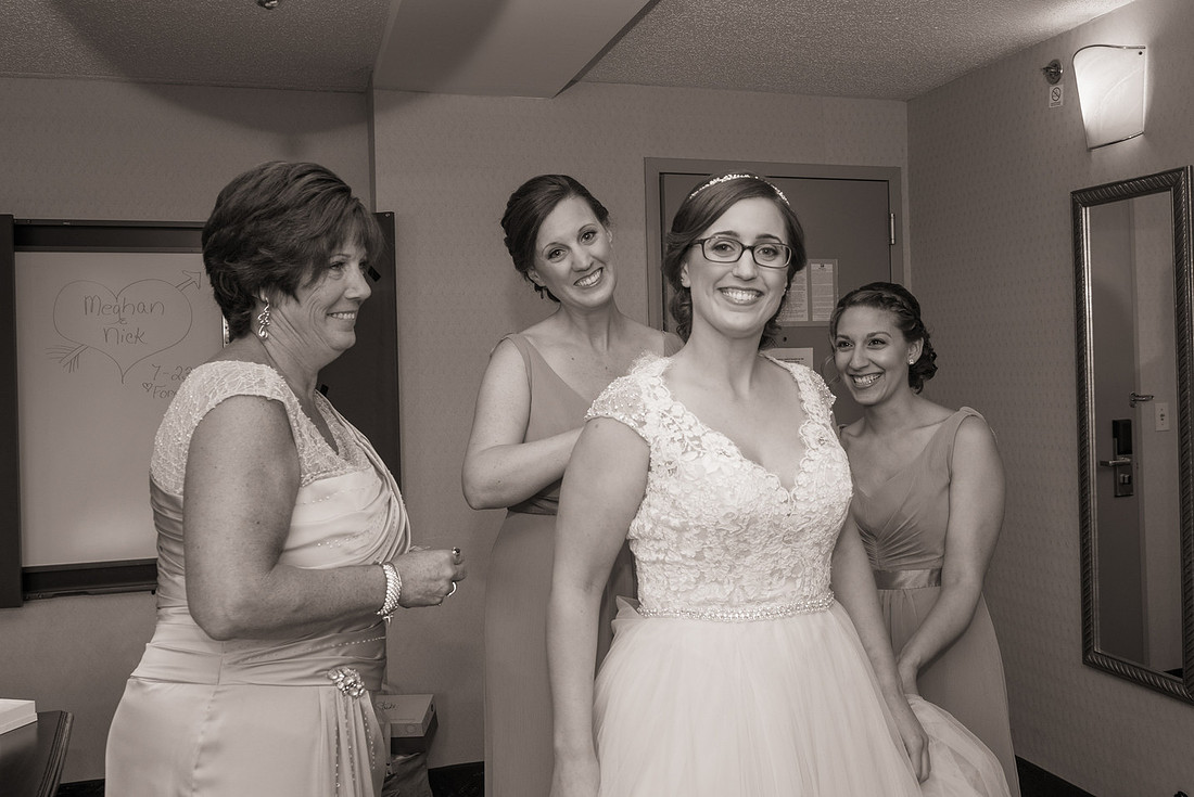 1,clinton-hunterdon-county-NJ-wedding-photographer, cute-sweet--fun-must-have-bride-groom-picture-cherryville-photography-flanders-valley-cc-rustic-barn