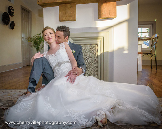 cute-sweet-fun-must-have-bride-groom-picture-cherryville-photography-clinton-hunterdon-county-NJ-wedding-photographer