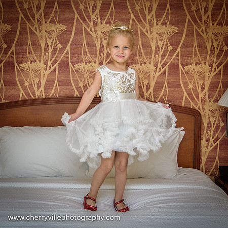 cute-sweet-fun-must-have-bride-groom-picture-cherryville-photography-clinton-hunterdon-county-NJ-wedding-photographer