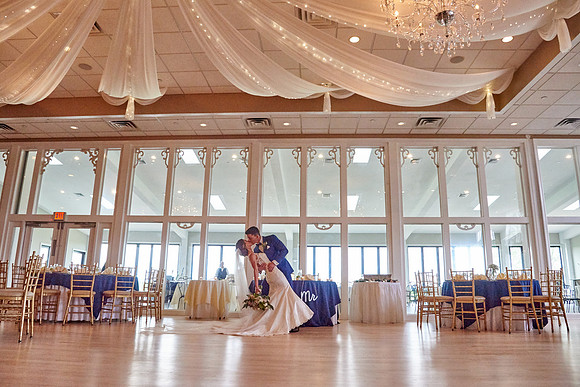 #CherryvillePhotography #NJWedding #BritAndScottTieTheKnot #SkyViewCC27