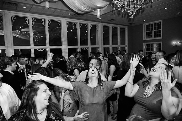 #CherryvillePhotography #NJWedding #BritAndScottTieTheKnot #SkyViewCC42