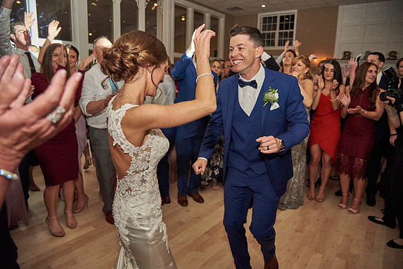 #CherryvillePhotography #NJWedding #BritAndScottTieTheKnot #SkyViewCC49