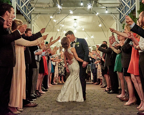 #CherryvillePhotography #NJWedding #BritAndScottTieTheKnot #SkyViewCC63