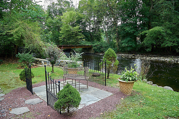 037Cherryville