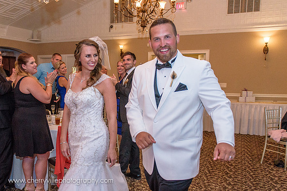 035#NJWedding #MountainViewChalet #CherryvillePhotography cherryville-photography-clinton-hunterdon-county-NJ-wedding-photographer, cute-sweet--fun-must-have-bride-groom-picture-mountain-view-chalet