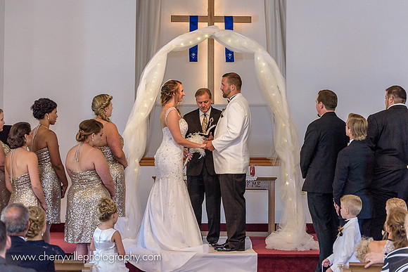 027#NJWedding #MountainViewChalet #CherryvillePhotography cherryville-photography-clinton-hunterdon-county-NJ-wedding-photographer, cute-sweet--fun-must-have-bride-groom-picture-mountain-view-chalet