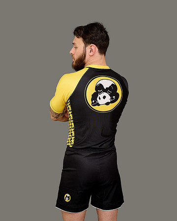 BlackYellowModel00010