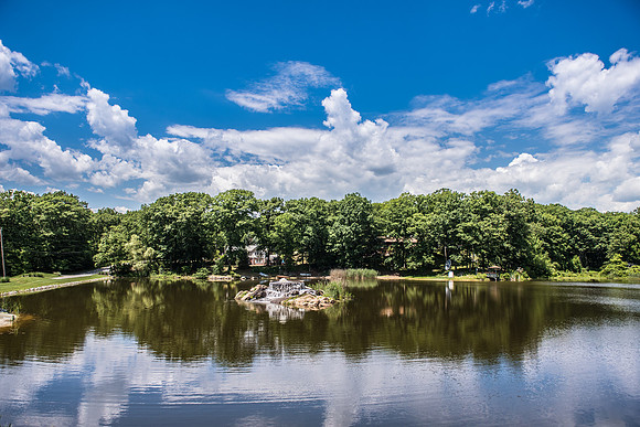 11,clinton-hunterdon-county-NJ-wedding-photographer, cute-sweet--fun-must-have-bride-groom-picture-cherryville-photography-rock-island-lake-club