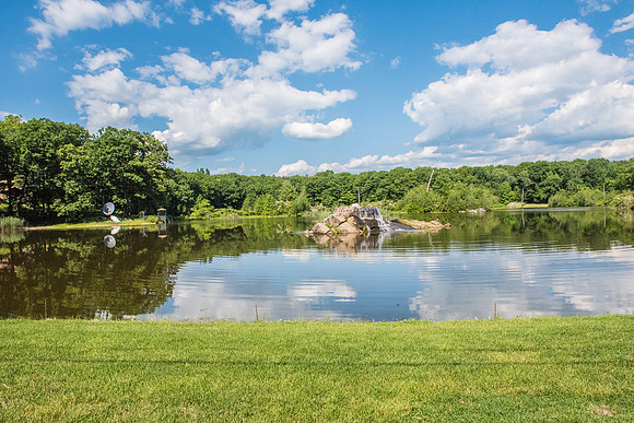 18,clinton-hunterdon-county-NJ-wedding-photographer, cute-sweet--fun-must-have-bride-groom-picture-cherryville-photography-rock-island-lake-club