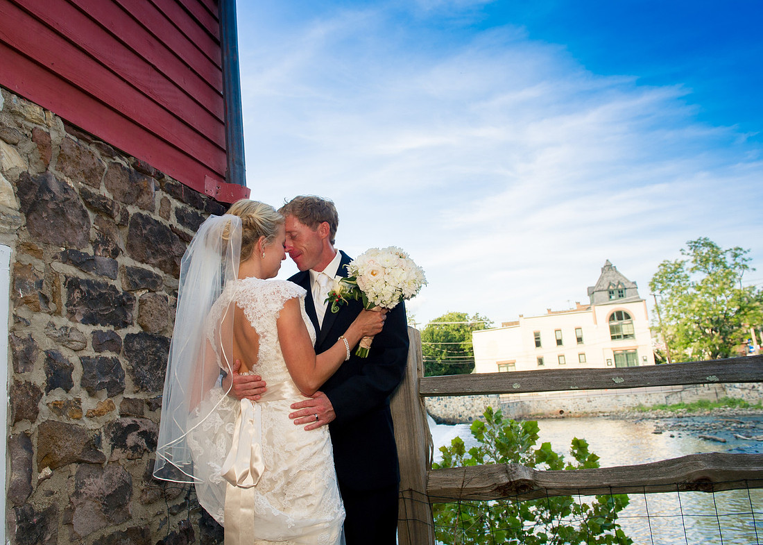 clinton bride and groom nj wedding photographer