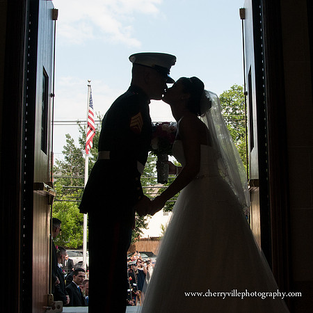 silhouette kiss