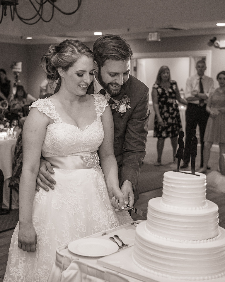 1,clinton-hunterdon-county-NJ-wedding-photographer, cute-sweet--fun-must-have-bride-groom-picture-beaver-brook-cc-cherryville-photography